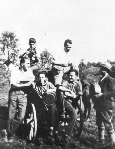 Large_hegedusici-tabakovic-postruznik_hlebine_1930